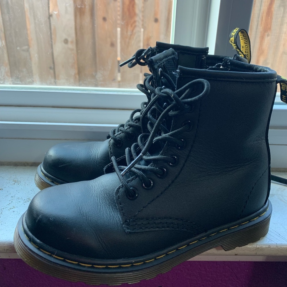 KIDS DOC MARTINS